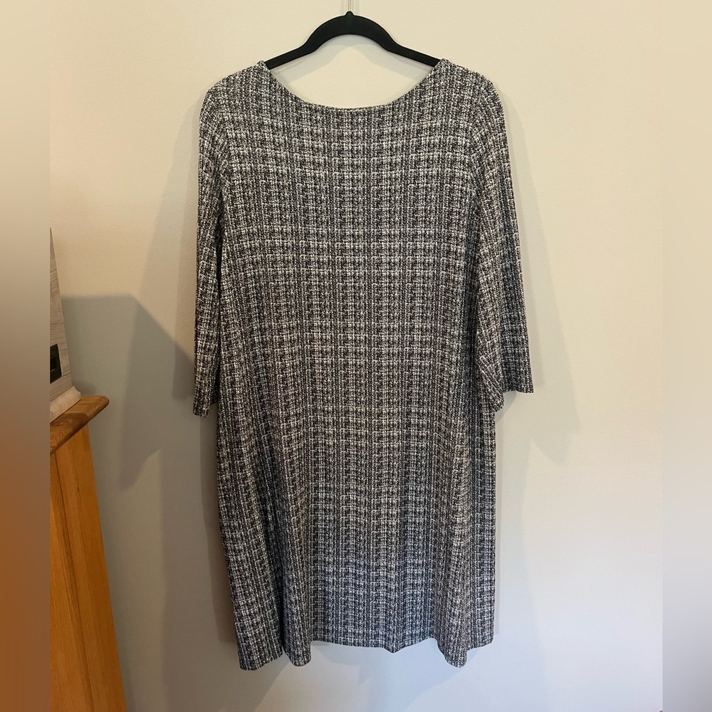J. Jill Black and White Long Sleeve Shift Dress